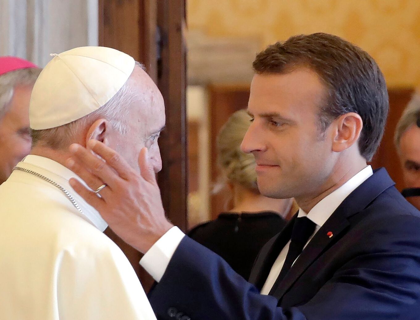 Le Pape François refuse l’invitation de Macron