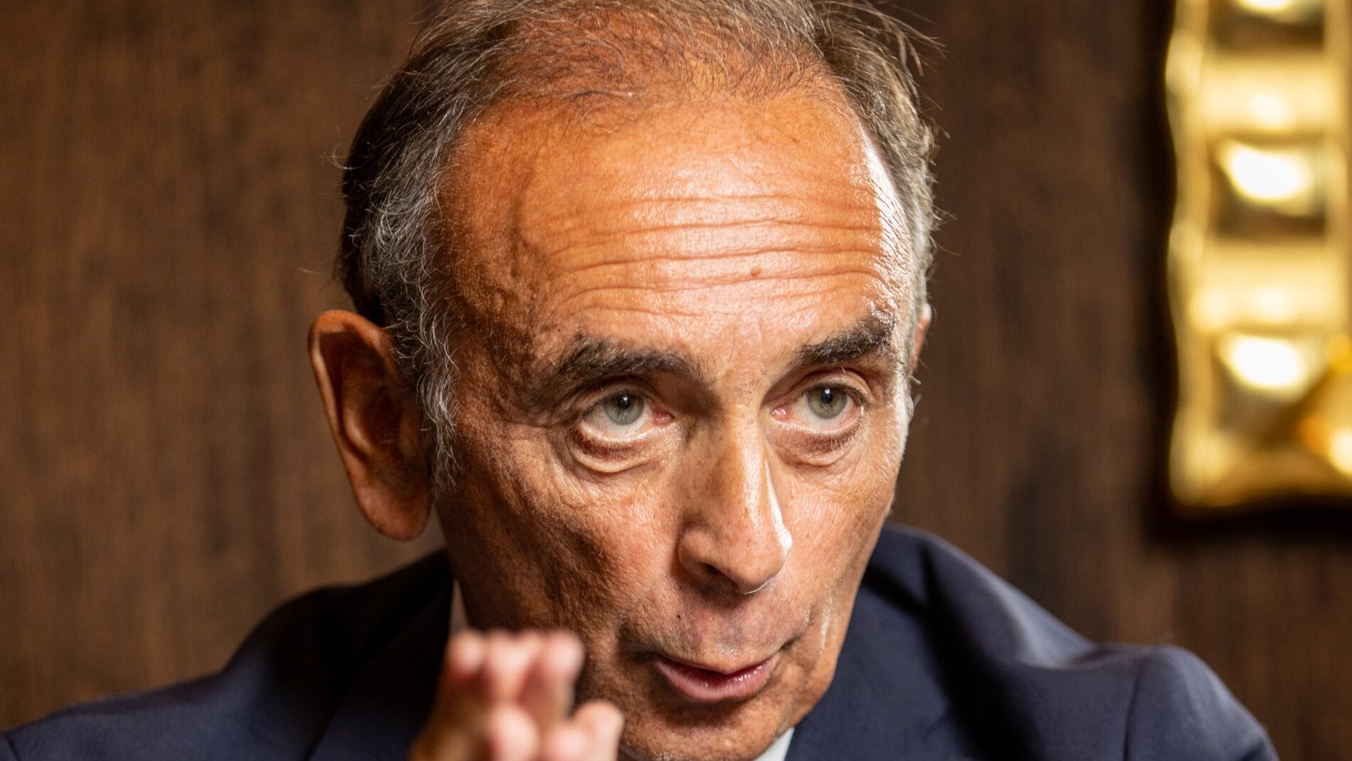 Éric Zemmour attaqué en Corse : Sa réaction choque la toile ! 5 Éric Zemmour attaqué