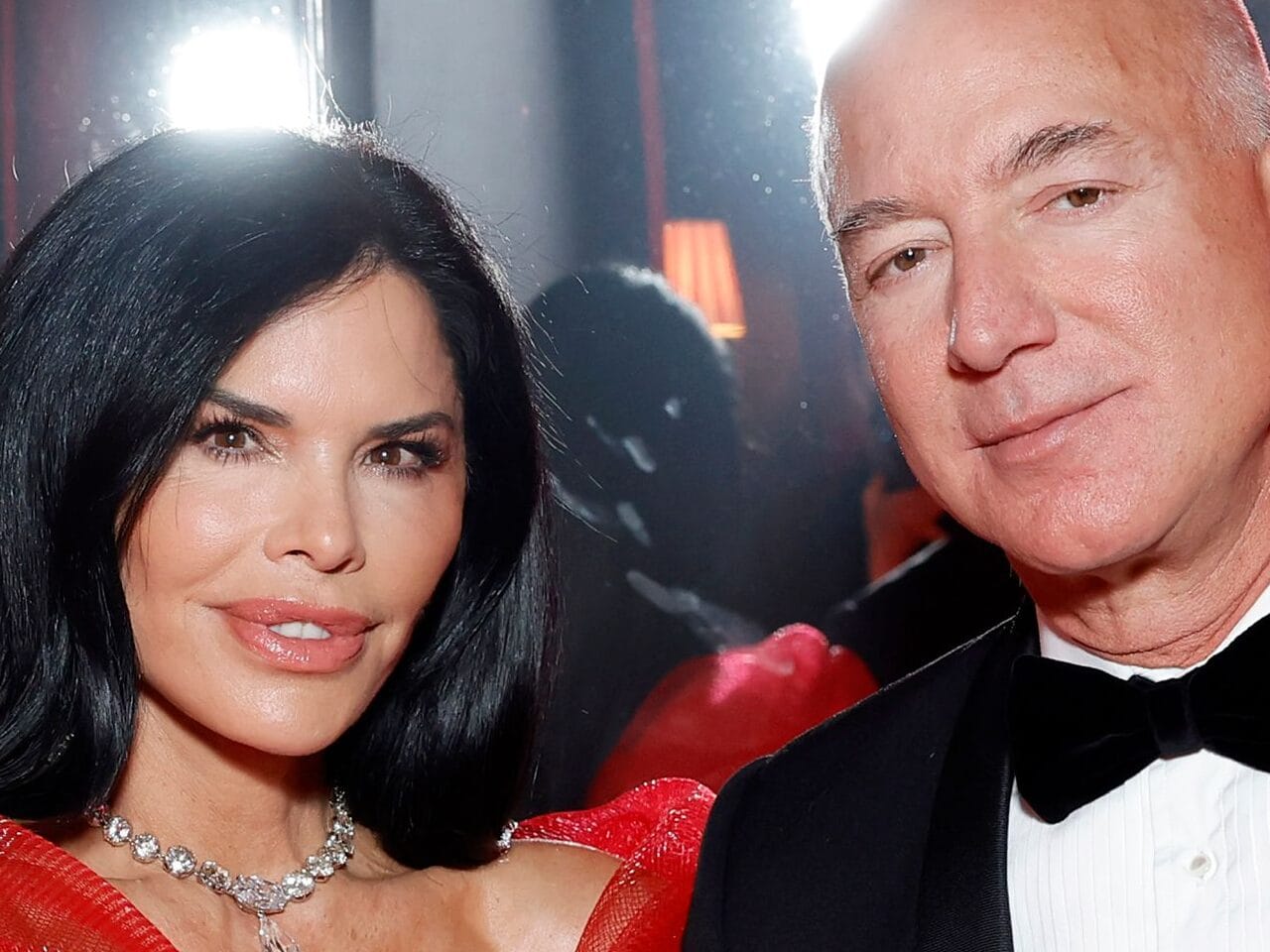Le Dr dévoile tout : Lauren Sanchez et ses opérations avant de dire "oui" à Bezos 5 7c20f3df3301 lauren sanchez jeff bezos vf party edited