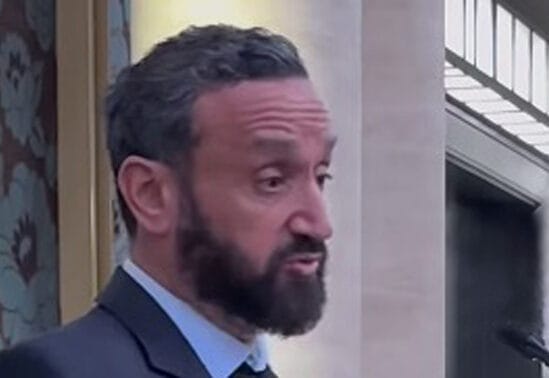 Cyril Hanouna dévoile ses inquiétudes de papa devant un parterre d’invités 5 Cyril Hanouna dévoile ses inquiétudes