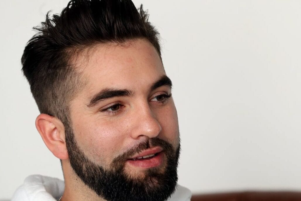 Kendji Girac : son témoignage poignant sur l’illettrisme et l’écriture 5 Kendji Girac