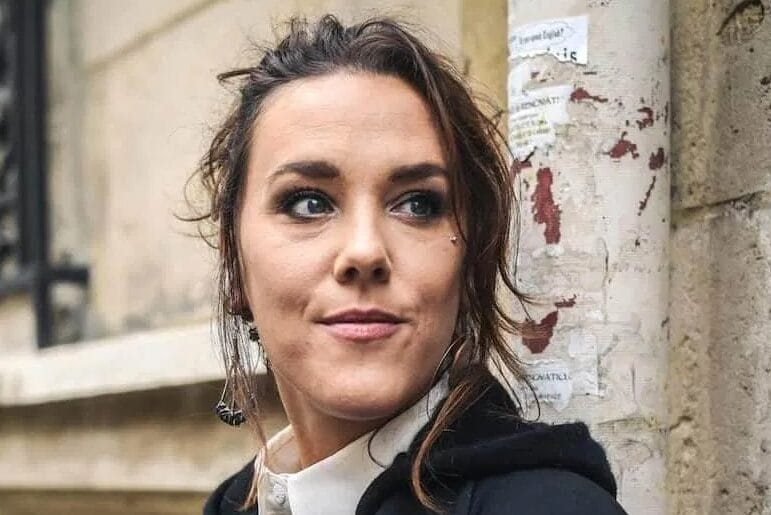 Zaz révèle ses confidences intimes sur son mari, son rôle de belle-mère et sa renaissance personnelle 5 Zaz révèle ses confidences